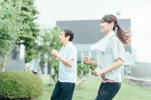 下半身の痛みが辛い！予防・改善に効果的なトレーニング